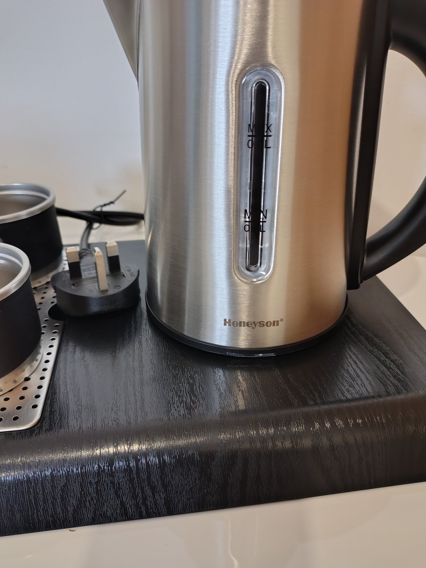 Hotel 0.6L Honeyson Electric kettle & Hospitality Tray Black or Silver Ideal for Hotel/Air B&B/Caravan